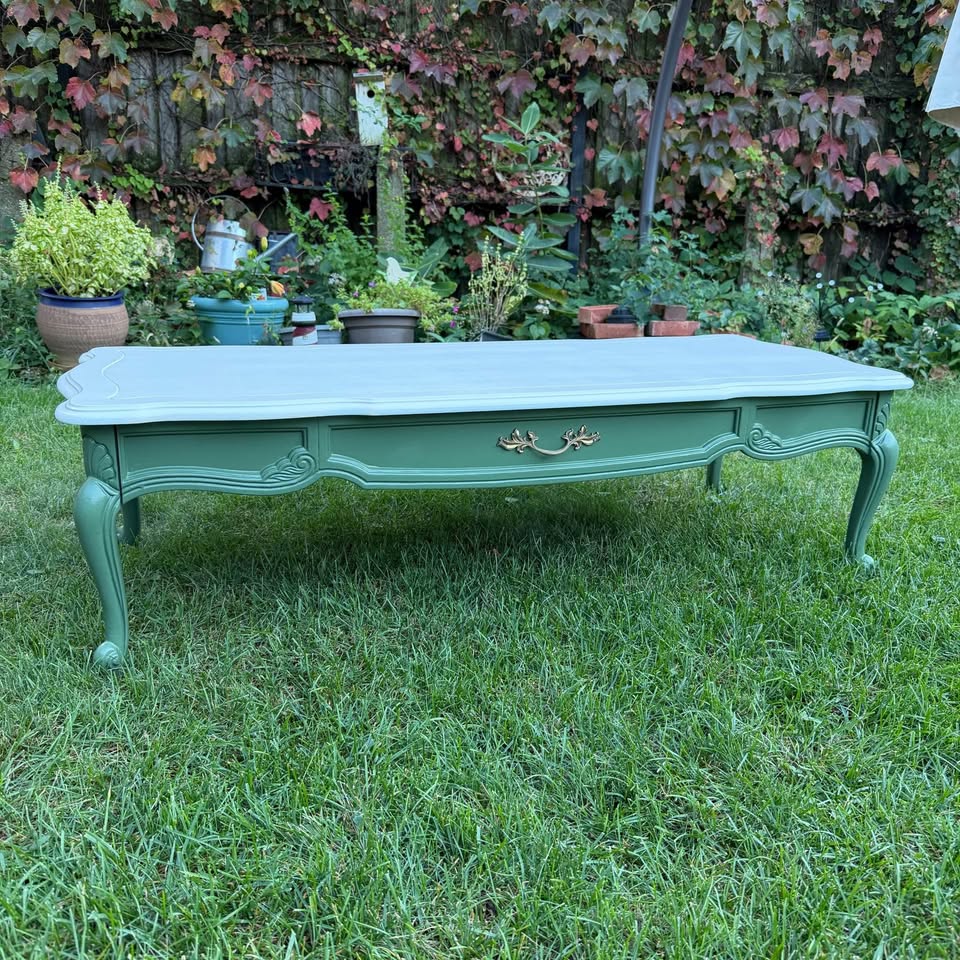 Charming Hand Refinished Coffee Table - photo 4