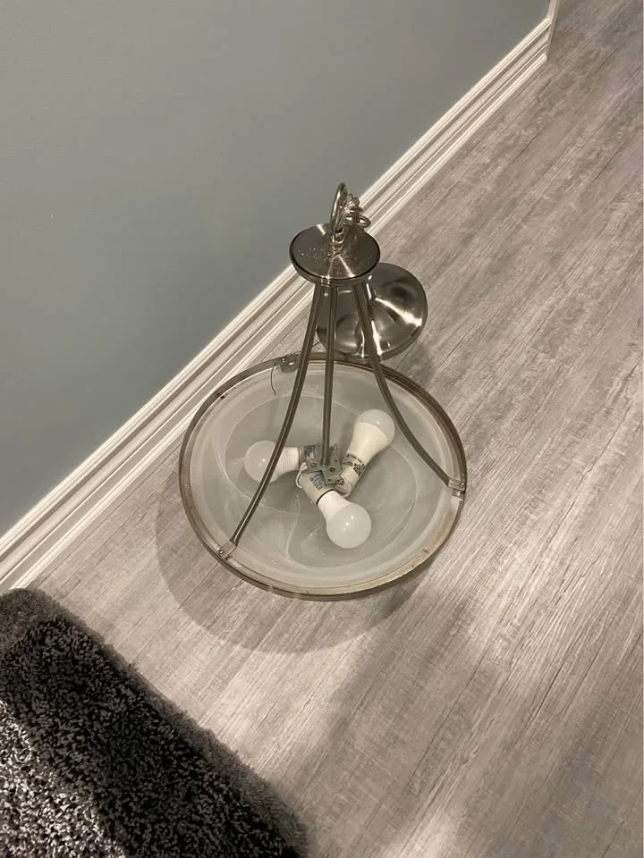 Hanging light fixture (3 bulb) image indicator(2)