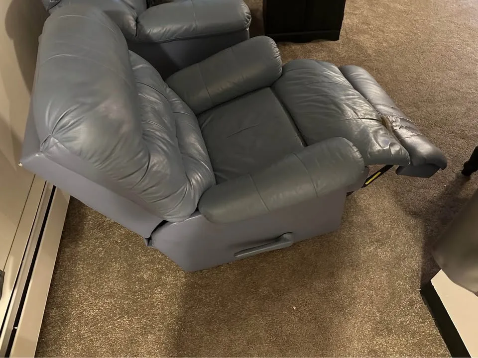 Used blue reclining chair image indicator(4)