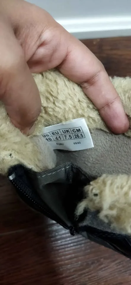 Winter Boots – Size 10 (US) image indicator(3)