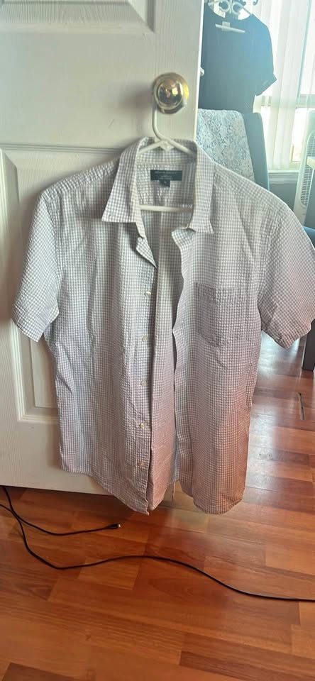 Men’s dress shirts 2/$15