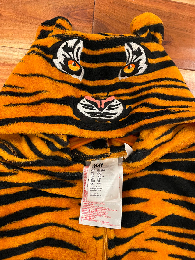 H&M Tiger Costume, Size 6-8 - photo 2
