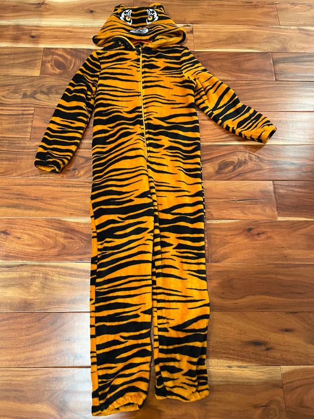H&M Tiger Costume, Size 6-8 - photo 3