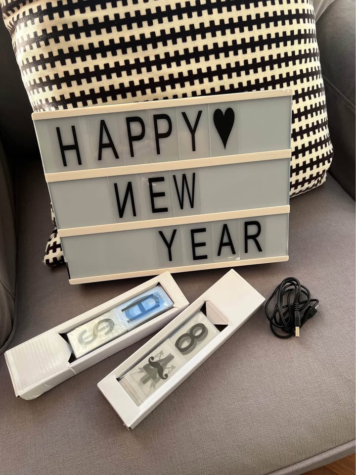 Cinematic Light Box with 180 Letters and Symbols - photo 4