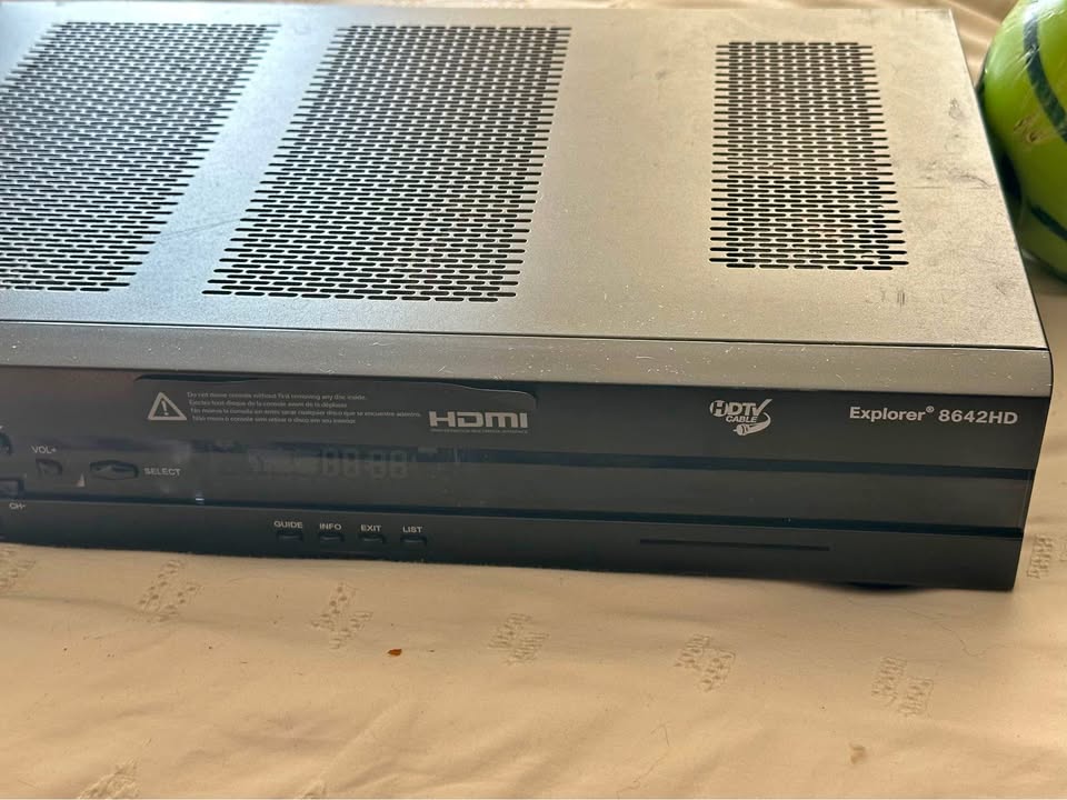Explorer 8642HD Roger’s TV Box