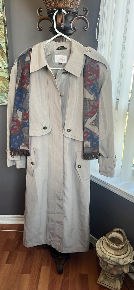 Classy VIP Petites Trench Coat - photo 4