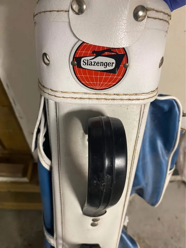 Vintage golf bag and golf clubs image indicator(4)