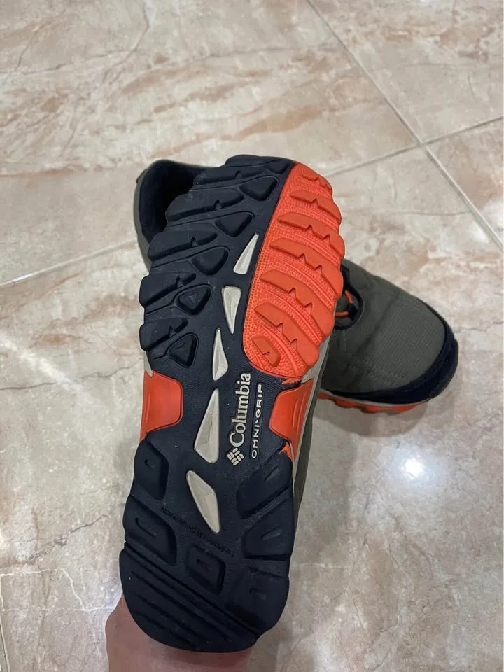 Columbia Omni-Grip Shoes – Excellent Condition image indicator(3)