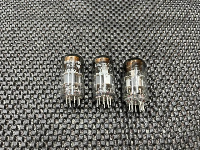 Indeed Headphone Hybrid Tube Amp With 3 Tubes, AS-IS Need Work image indicator(5)