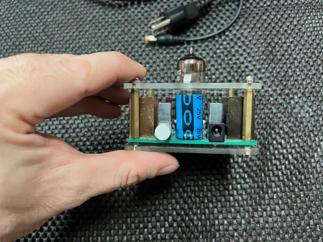 Indeed Headphone Hybrid Tube Amp With 3 Tubes, AS-IS Need Work image indicator(9)