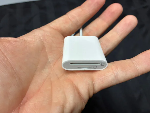 Apple Lightning Cables, Adapters, and Dongles image indicator(4)