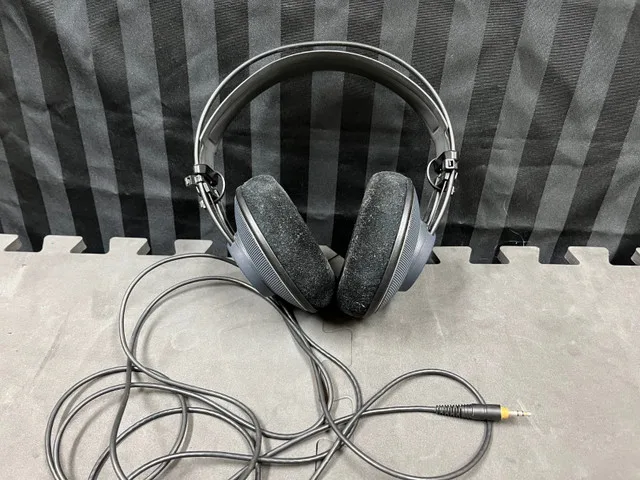 AKG K401 Open Back Over Ear Studio Headphones thumbnail