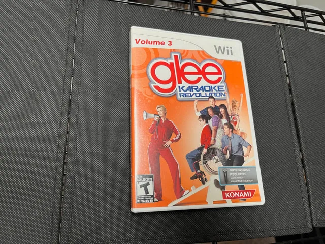 Karaoke Revolution Glee: Volume 3 (Nintendo Wii) thumbnail