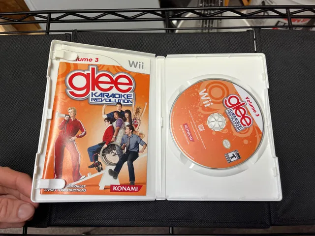 Karaoke Revolution Glee: Volume 3 (Nintendo Wii) image indicator(3)