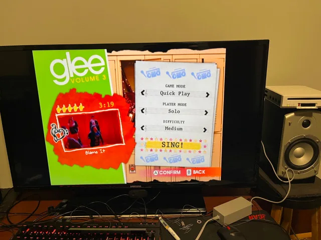 Karaoke Revolution Glee: Volume 3 (Nintendo Wii) image indicator(5)