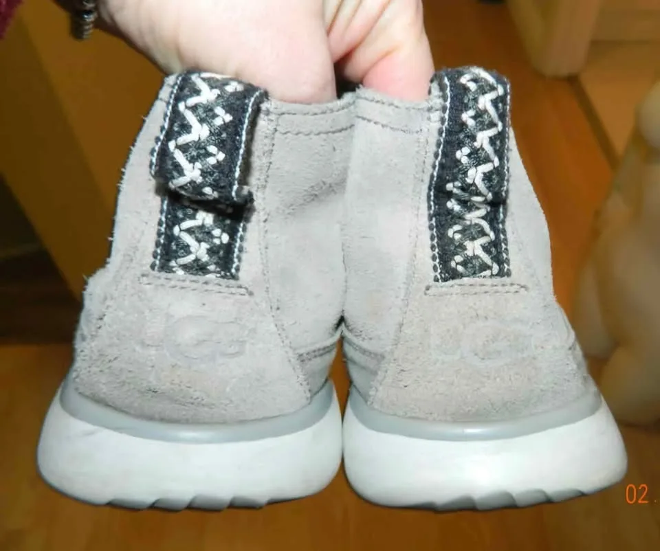 MENS UGG FREAMON CHUKKA shoes...size 8...VGUC-EUC image indicator(2)