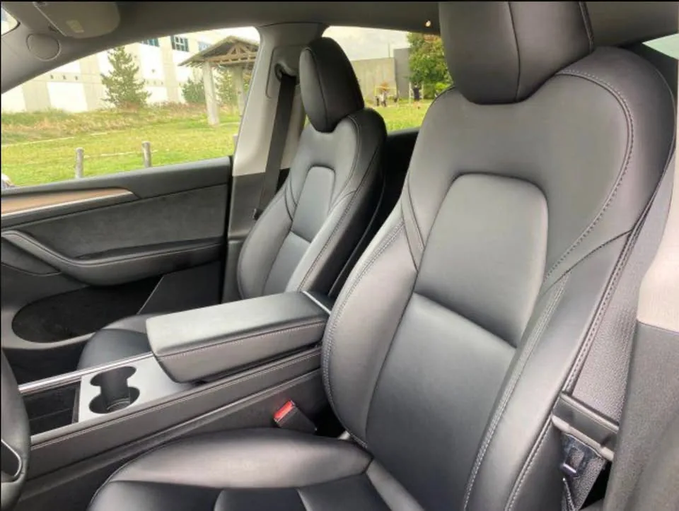 2023 Tesla Y Long Range image indicator(3)