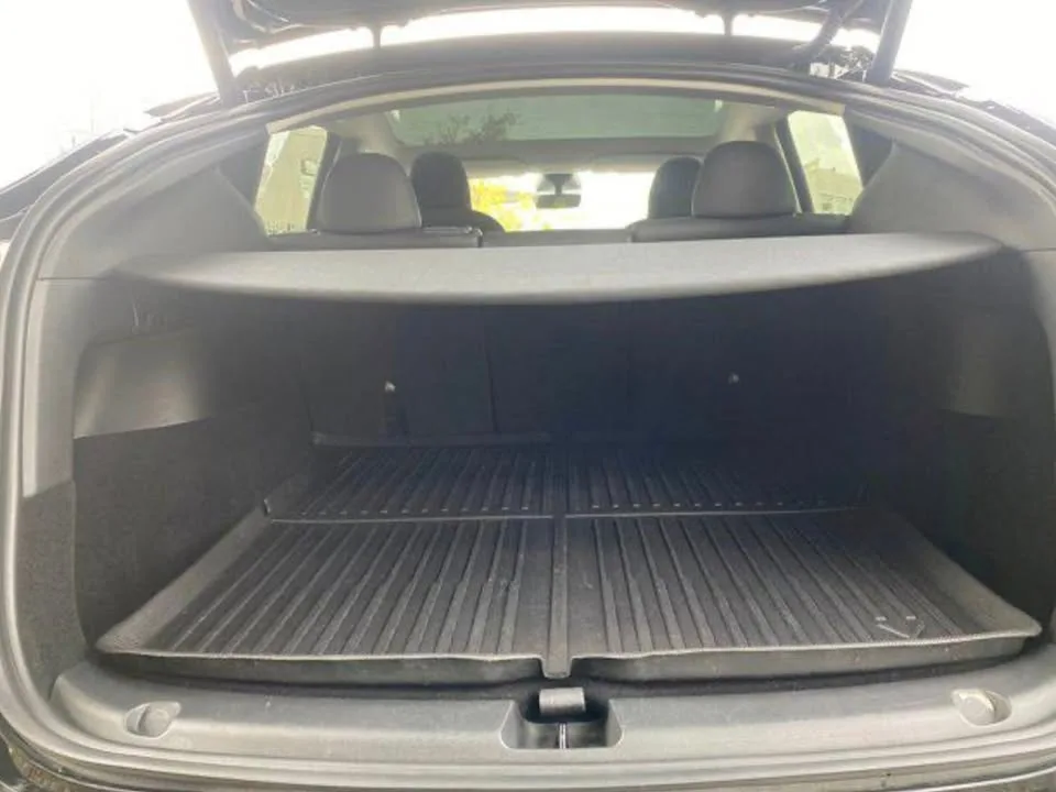 2023 Tesla Y Long Range image indicator(6)