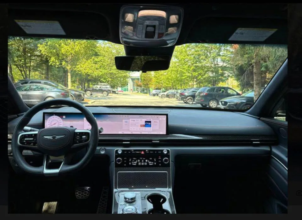 2025 Genesis GV80 Coupe 3.5T V6 e-SC AWD image indicator(2)