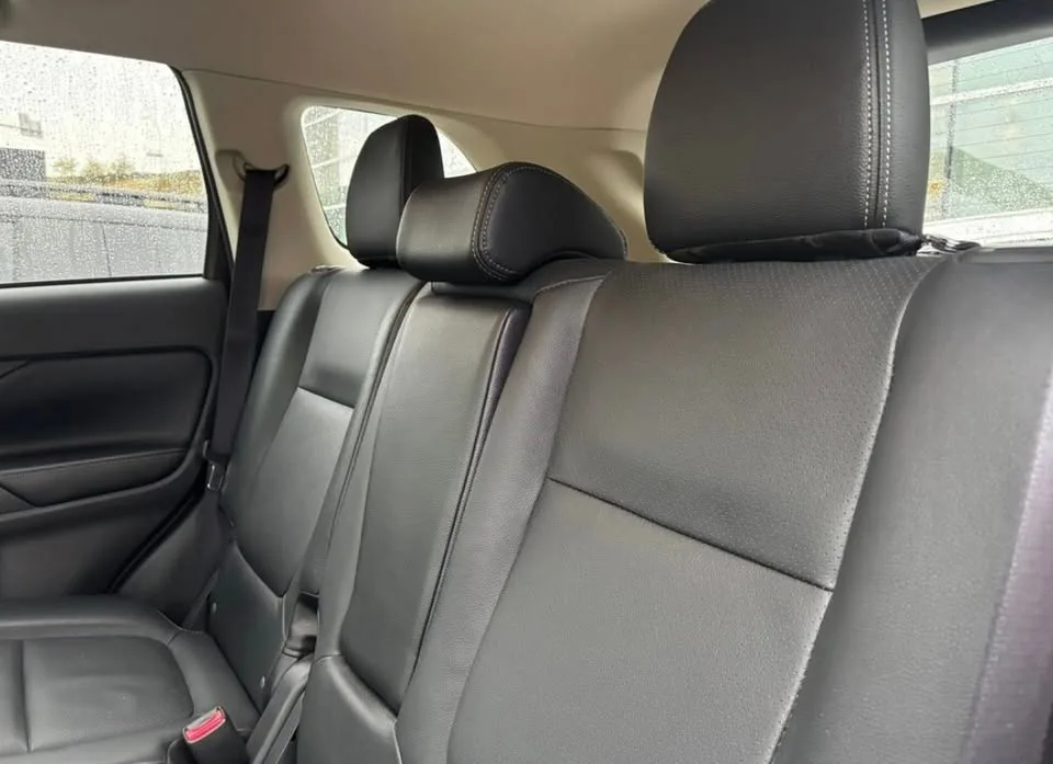 2016 Mitsubishi Outlander ES image indicator(2)