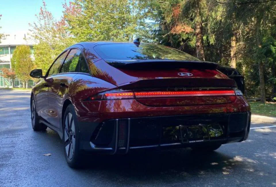 2023 Hyundai IONIQ 6 Preferred Long Range image indicator(3)