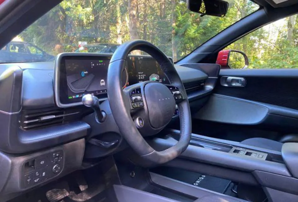 2023 Hyundai IONIQ 6 Preferred Long Range image indicator(4)