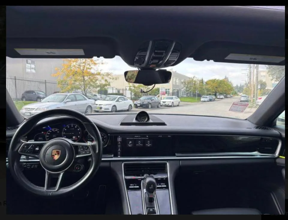 2020 Porsche Panamera E-Hybrid 4 10 Years Edition image indicator(2)