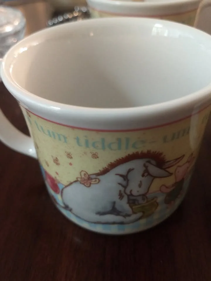 4 Classic Winnie the Pooh Mugs image indicator(4)