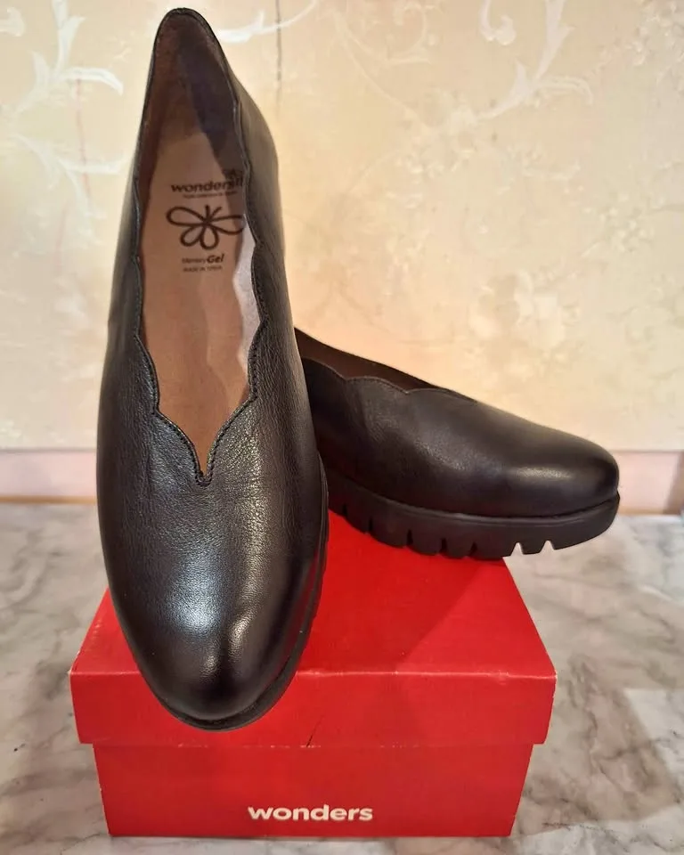 Winders Black Leather Shoes Platform Sz 42 Or 10.5 thumbnail