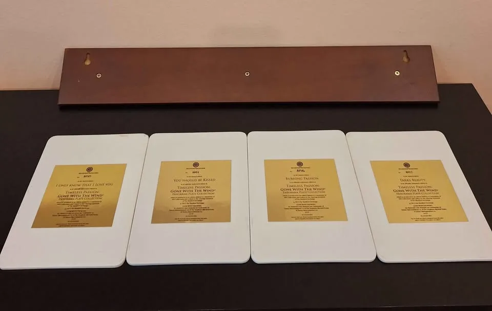 Bradford Exchange Gone With The Wind Plate Set image indicator(8)