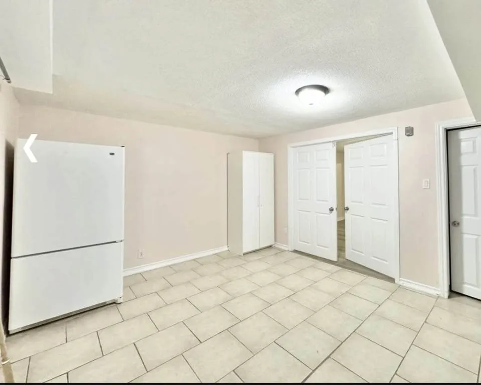 1 Bed 1 Bath - House image indicator(2)