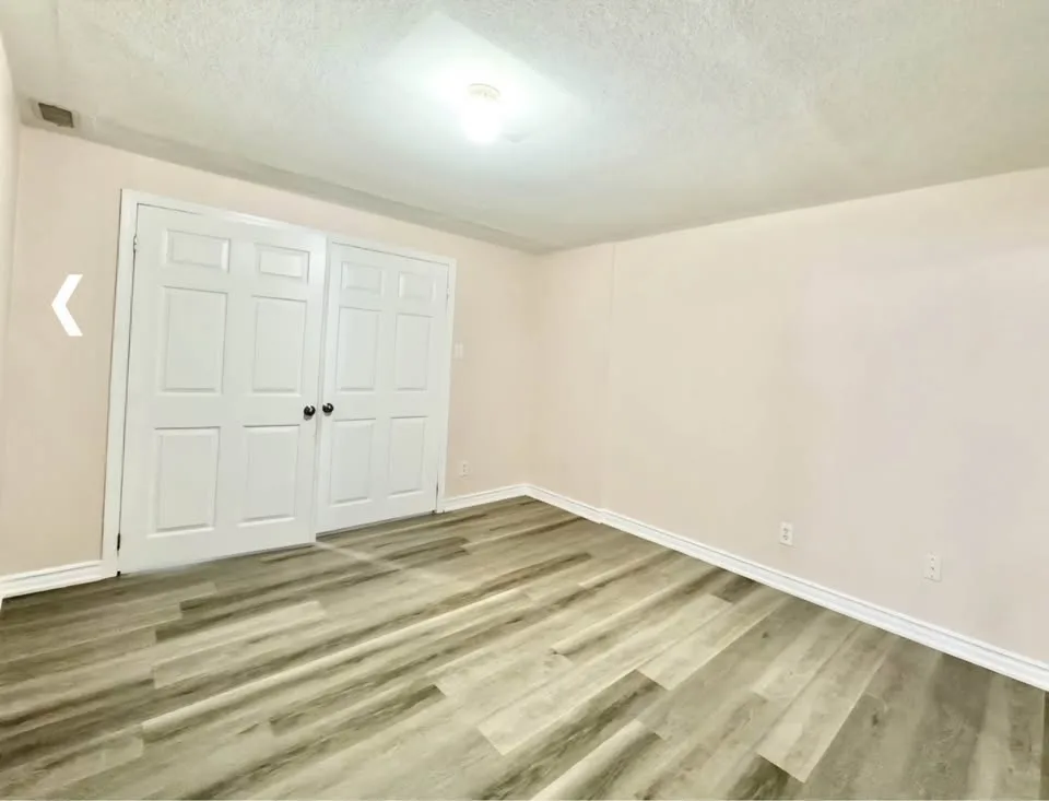 1 Bed 1 Bath - House image indicator(5)