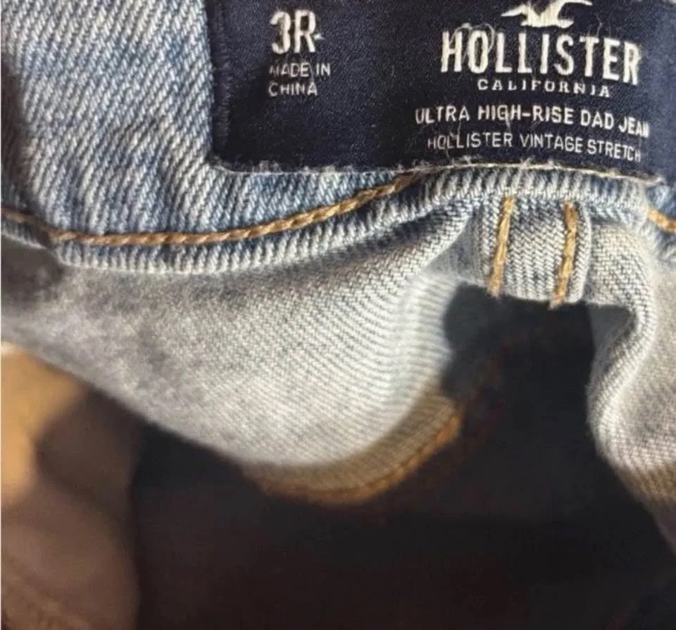 Hollister High-Rise Vintage Stretch Distressed Jeans image indicator(3)