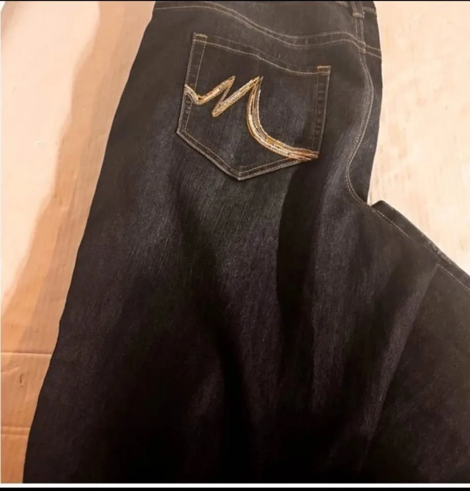 Maurices Dark Blue Denim Jeans size 18 Long waist 37" or 94cm image indicator(5)