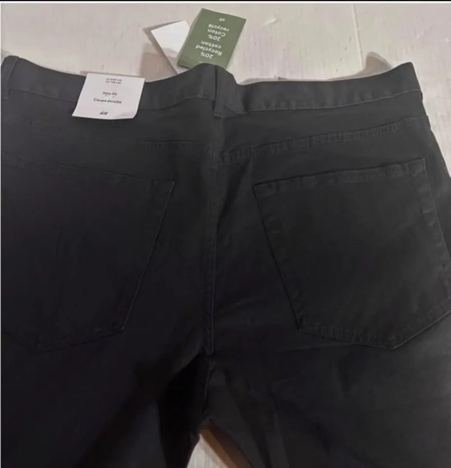 H&M Dark Olive Colour Pants Men W38 L32 slim fit image indicator(5)