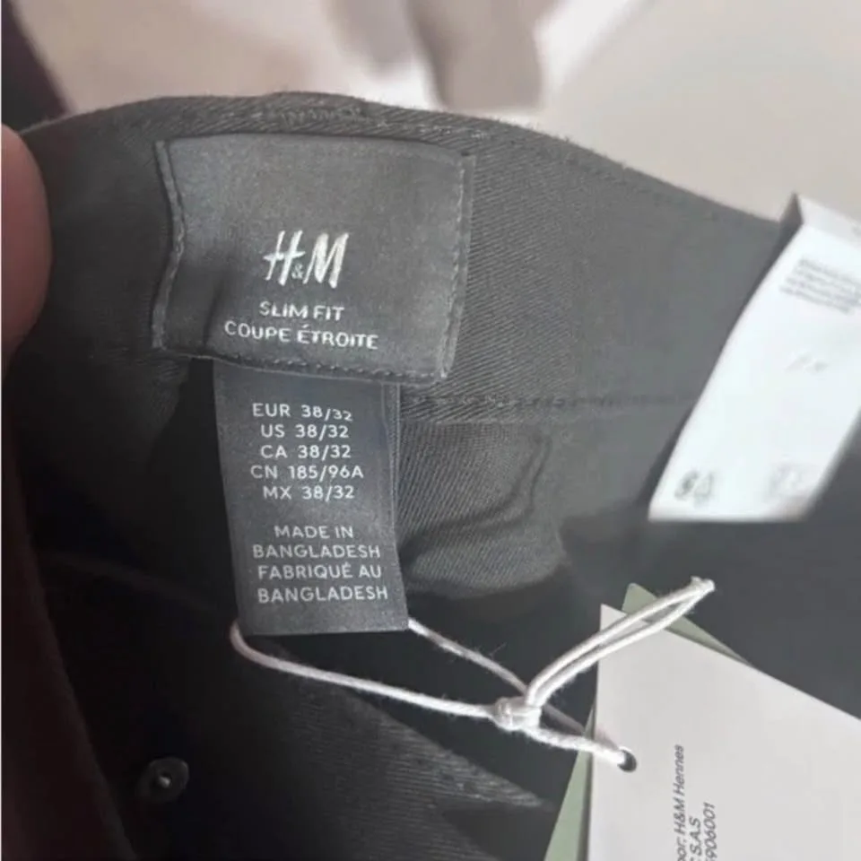 H&M Dark Olive Colour Pants Men W38 L32 slim fit image indicator(8)