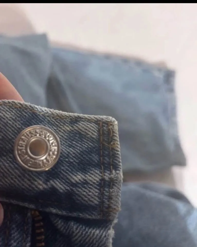 Levi's Relaxed Fit Light Blue Men's Jeans size W33 L30 image indicator(6)