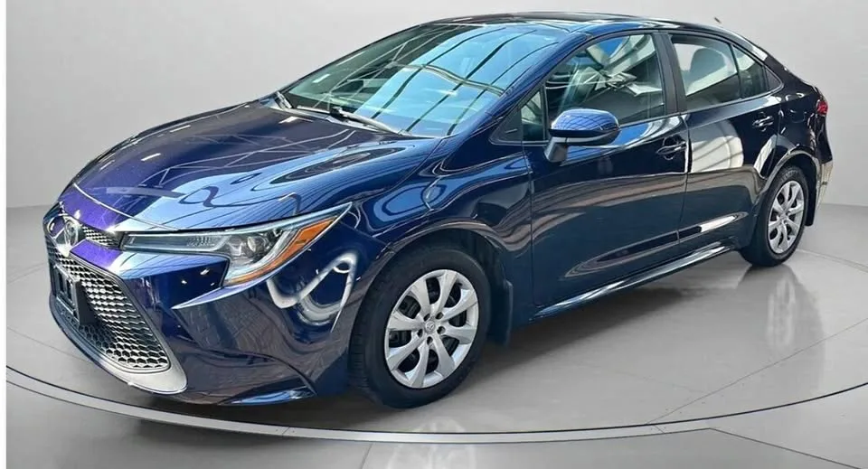 2022 Toyota Corolla LE thumbnail