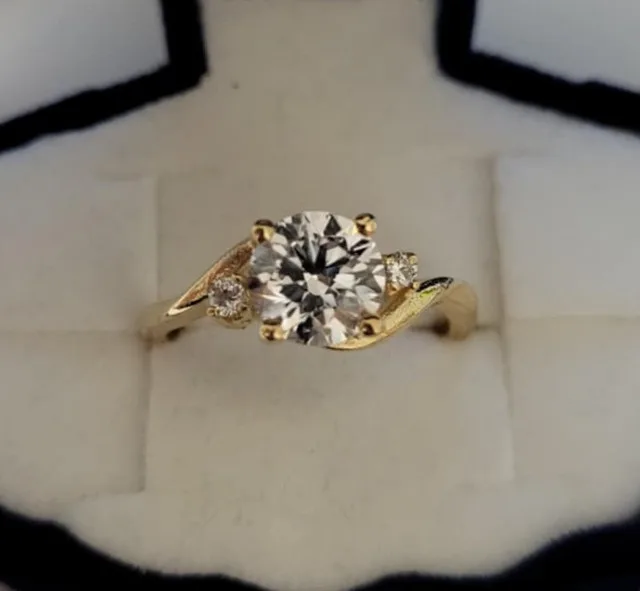 $5500 10K Gold Diamond Ring New with Papers image indicator(4)