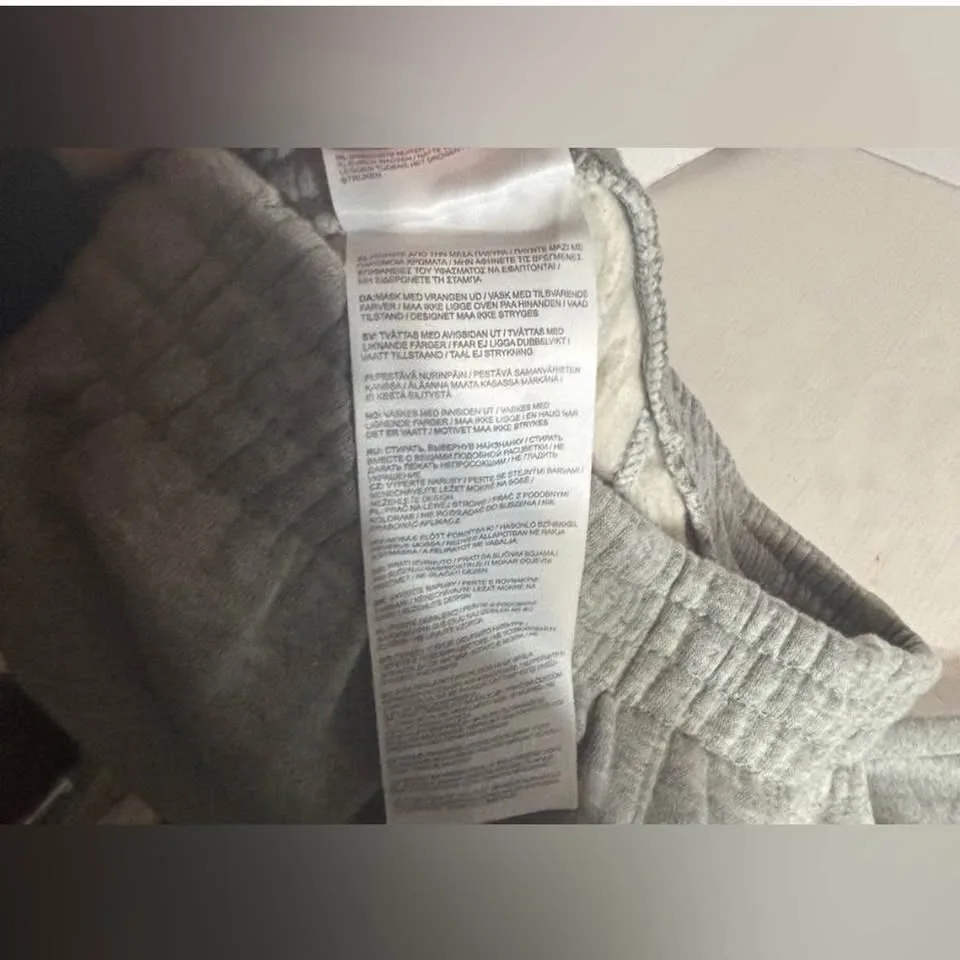 Nike Club Fleece joggers size 12/13 Large Youth unisex grey image indicator(4)