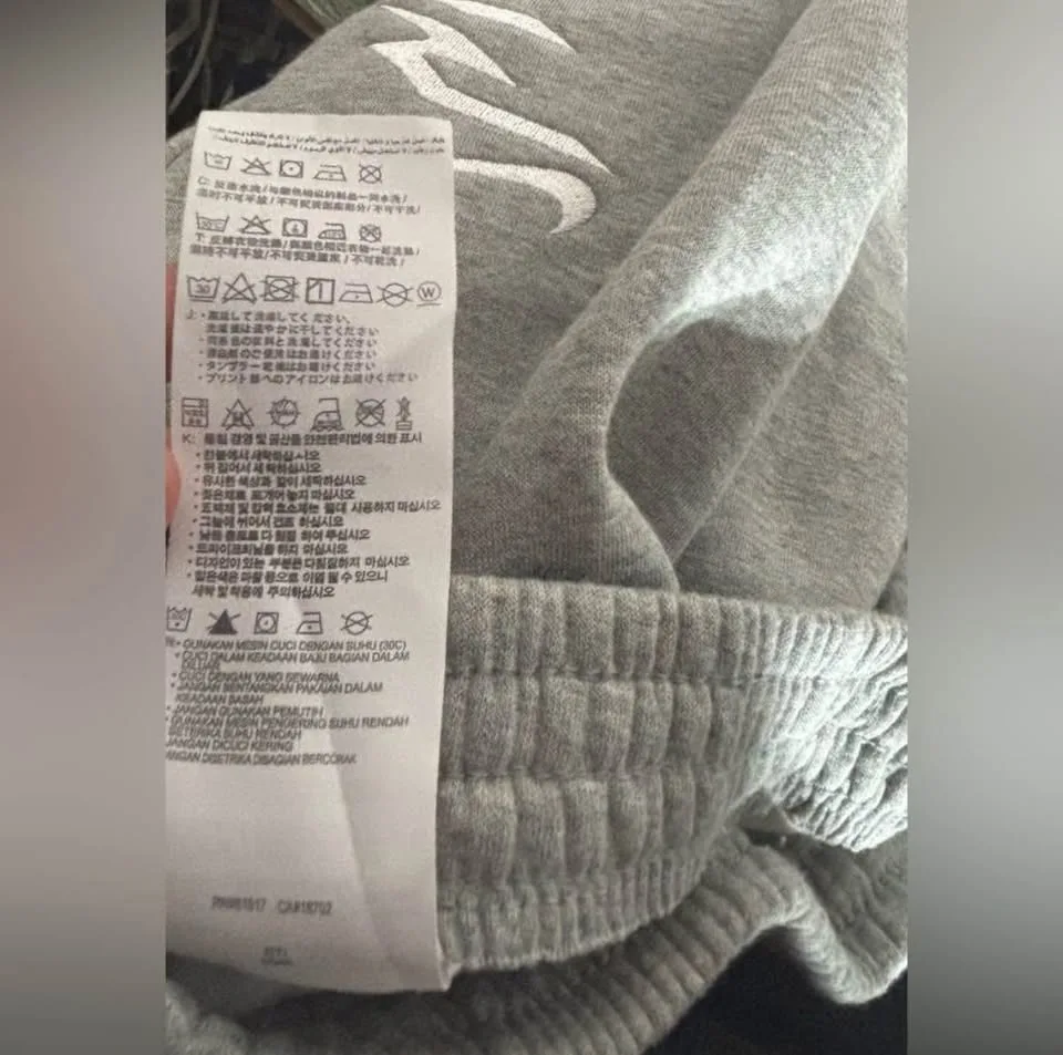 Nike Club Fleece joggers size 12/13 Large Youth unisex grey image indicator(5)