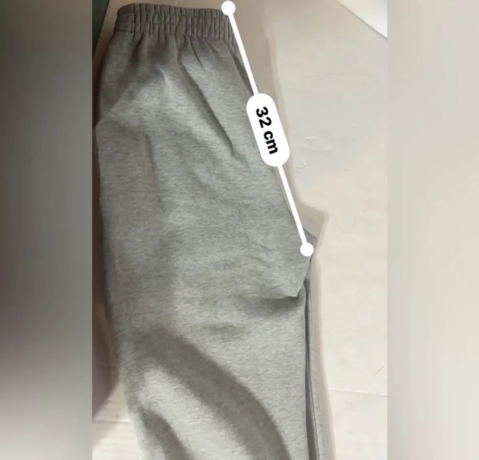 Nike Club Fleece joggers size 12/13 Large Youth unisex grey image indicator(7)