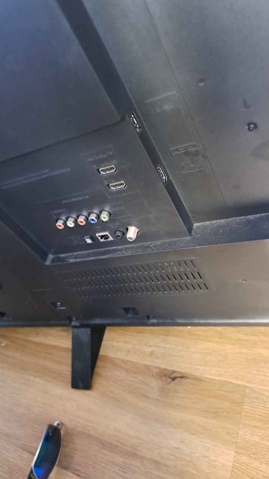 60 inch Sony Bravia Smart TV - photo 2