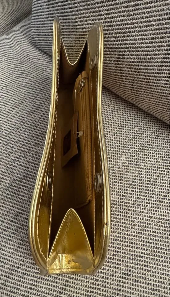 Aarong Handmade Clutch (New with Tag) image indicator(2)