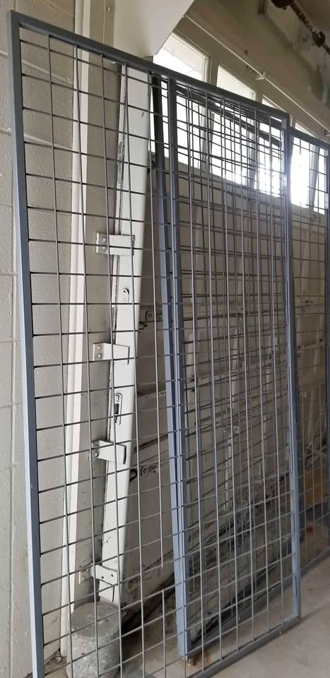 2 4'x7' Wire Machine Gaurd Panels, pickup in Evansburg
