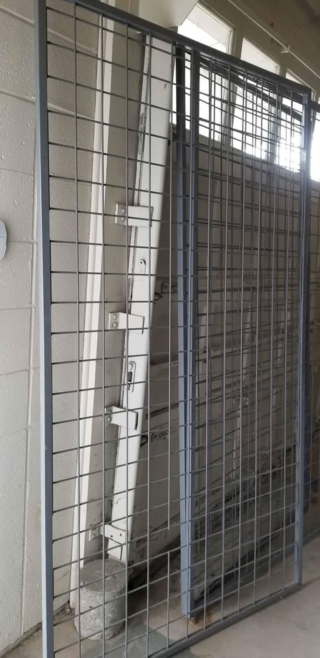 2 4'x7' Wire Machine Gaurd Panels, pickup in Evansburg - photo 2
