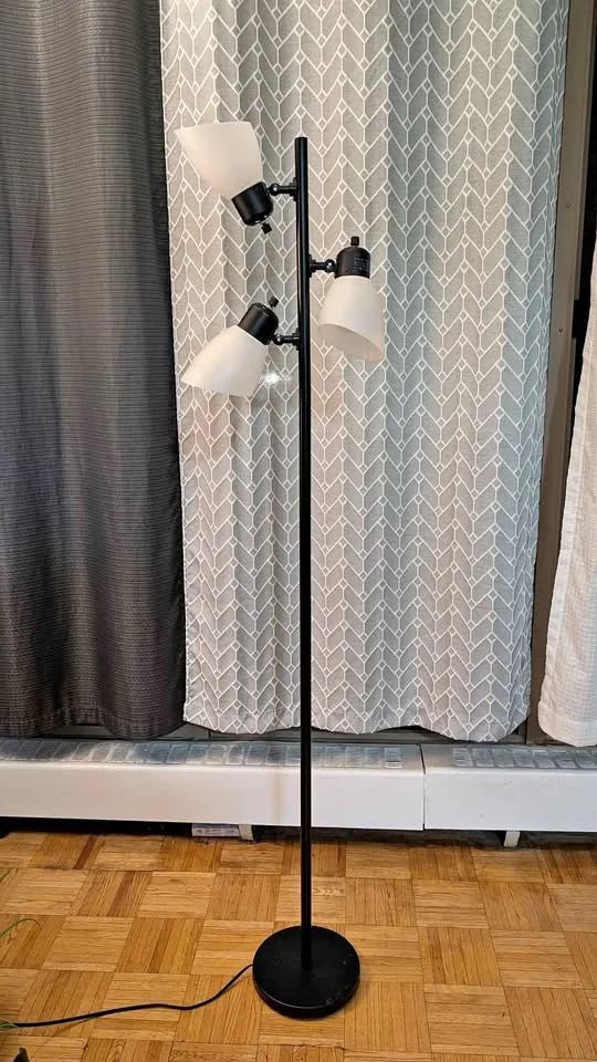 Floor Lamp thumbnail