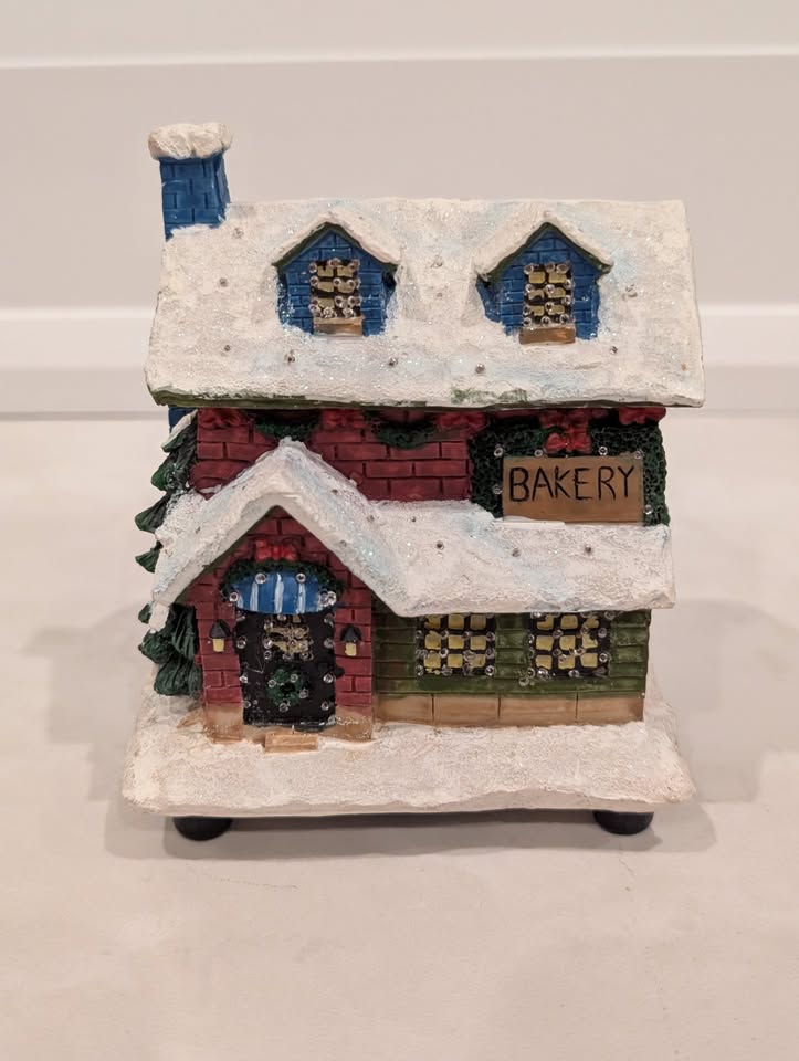 Bouclair Christmas Village Bakery Battery Powered- works - photo 2