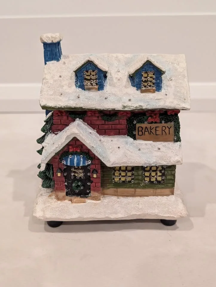 Bouclair Christmas Village Bakery Battery Powered- works image indicator(2)