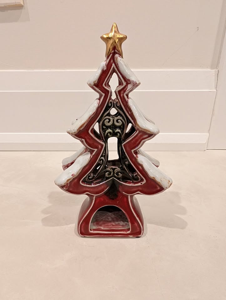 Green and Red Ceramic Christmas Tree with Gold Star Tealight Lit